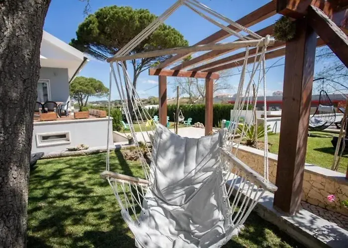 Charming House With Shared Pool In Atalaia, 110 M² Holiday home